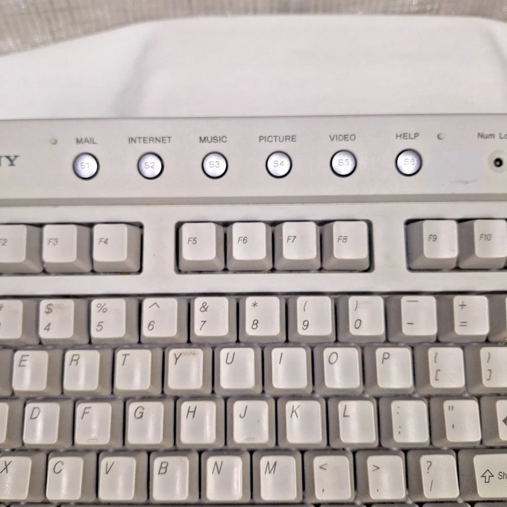 Sony‎ Wired Internet Keyboard PCVA-KB1P/UB PS/2